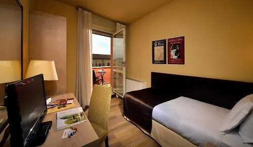 Aparthotel Carlton 4*