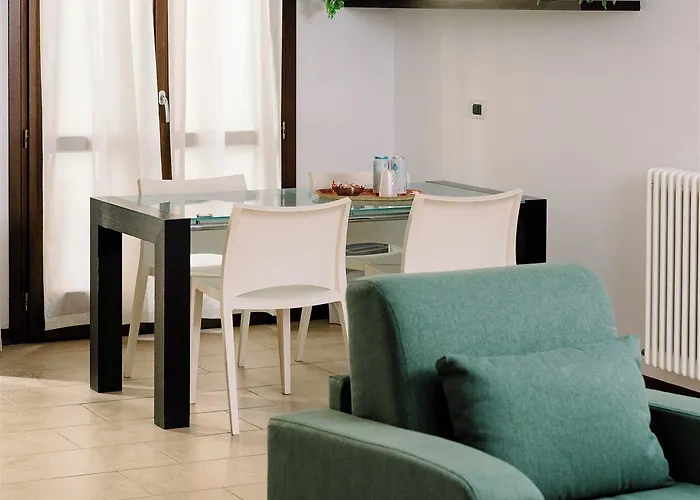 Carlton Aparthotel Ferrara