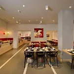 Carlton Aparthotel
