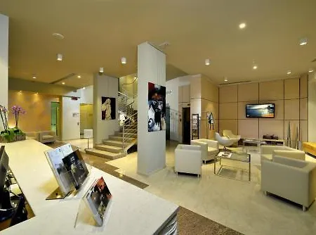 Carlton Hotel apartamentowy 3*