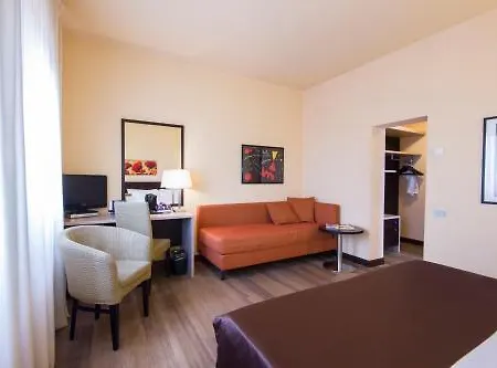 Hotel apartamentowy Carlton 3*