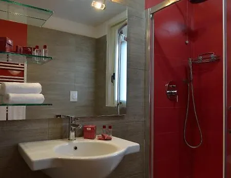 Aparthotel Carlton 4*
