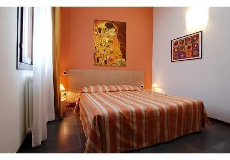 Carlton Hotel apartamentowy 3*