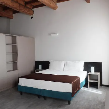 Carlton Hotel apartamentowy Ferrara