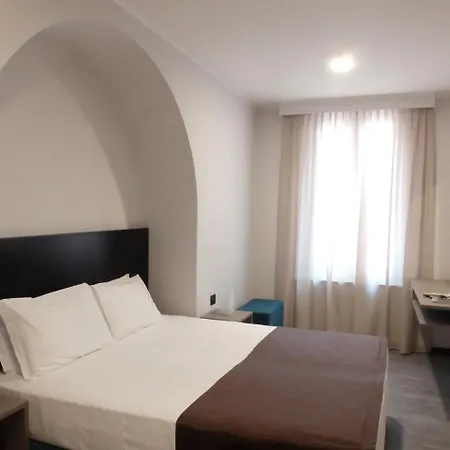 Hotel apartamentowy Carlton