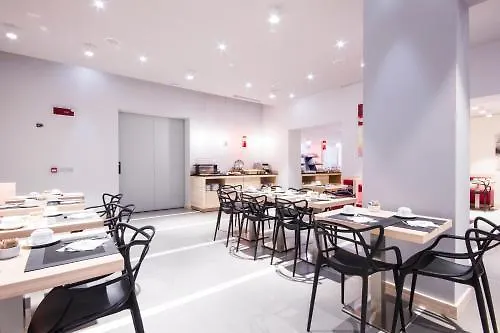 Carlton Hotel apartamentowy 4*